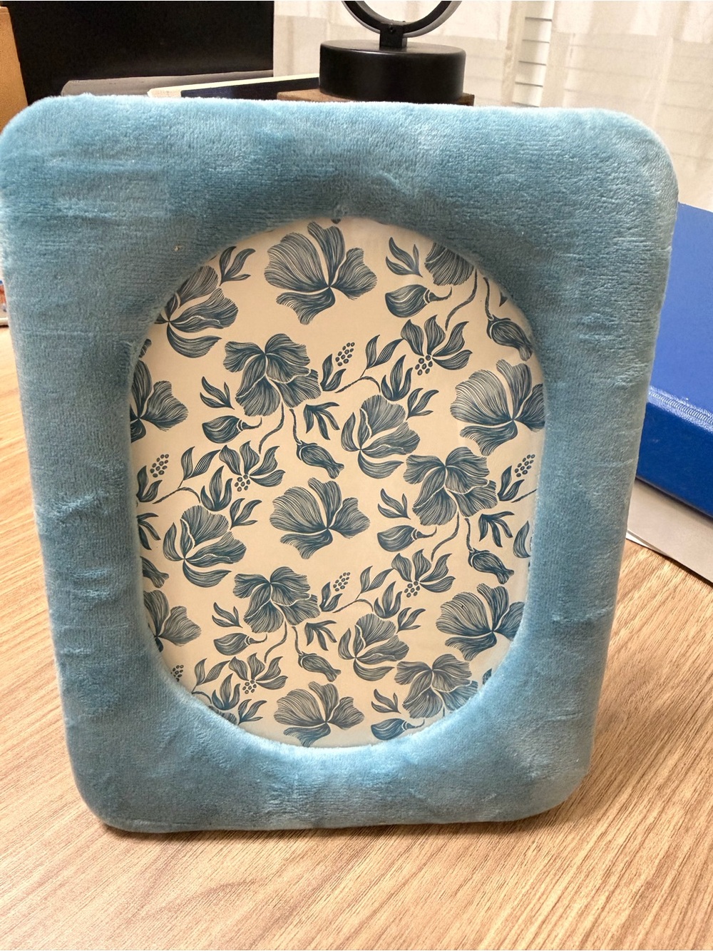 Stylehouse Velvet Oval Picture Frame in Dusty Blue - 2 Pack - Picture 2 of 2